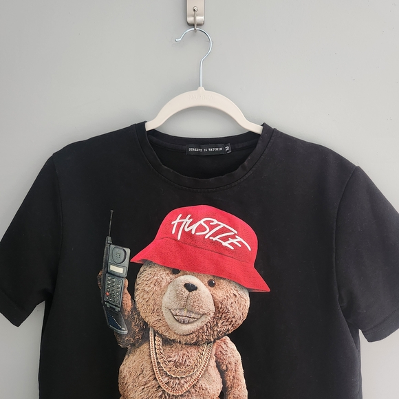 Hustle Black Streetz Iz Watchin T-Shirt with Teddy Bear Graphic - Picture 2 of 13